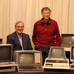 Fundadores da Microsoft recriam foto de 1981