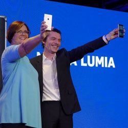 Lumia 925 vem para ser rival de Samsung e Apple