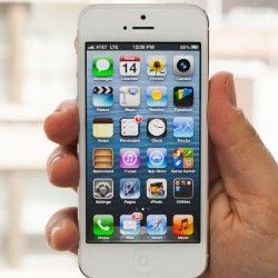 Apple tenta chamar atenção com iPhone 5